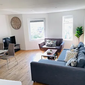 City Centre Entire House With Parking Holiday home