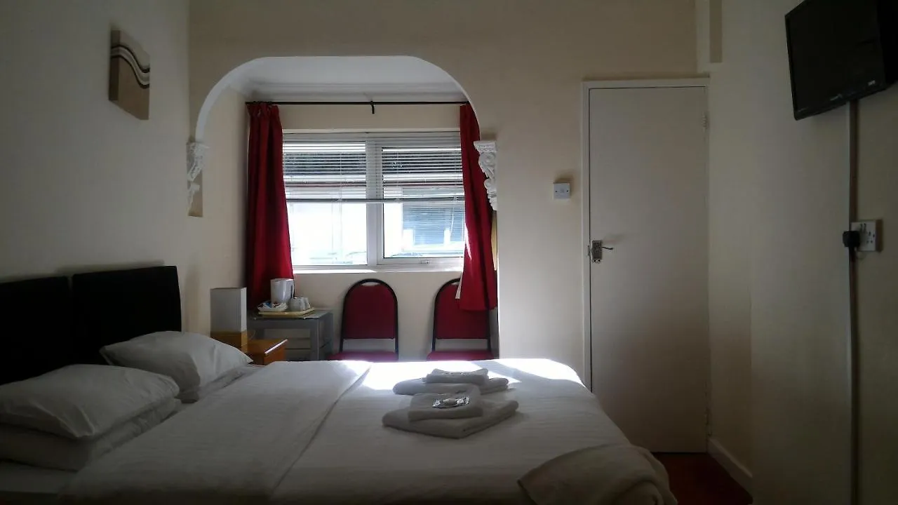 Cedar Lodge Hotel Exeter 2*,