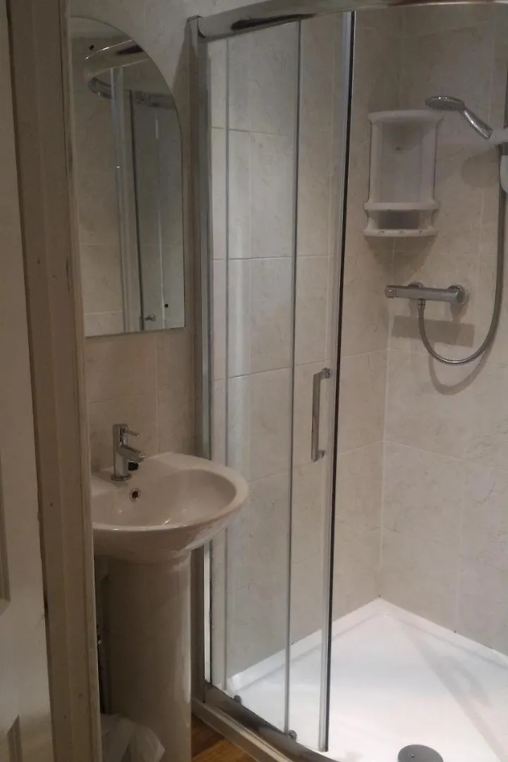 Cedar Lodge Hotel Exeter Guest house